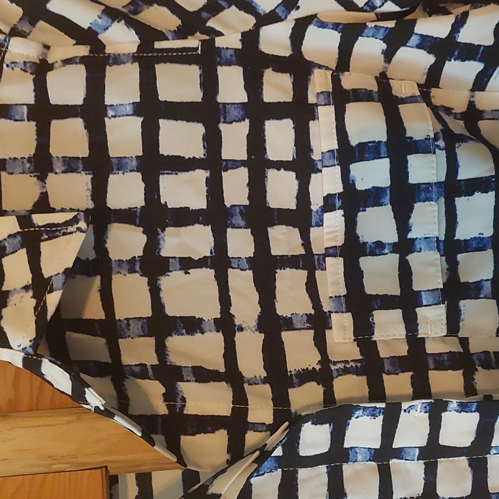 Classic button blouse - Picture 2 of 4
